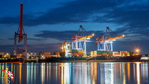Container Terminal Altenwerder zur blauen Stunde