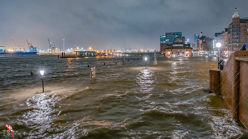 Schwere Sturmflut am Fischmarkt am 30.01.2022